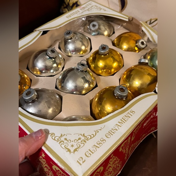 Box of Vintage Shiny Brite Large Christmas Ornament Balls - Picture 9 of 9